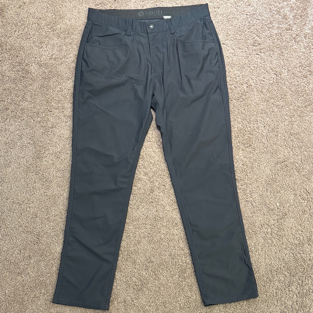 Vuori Men's Dark Grey Pants